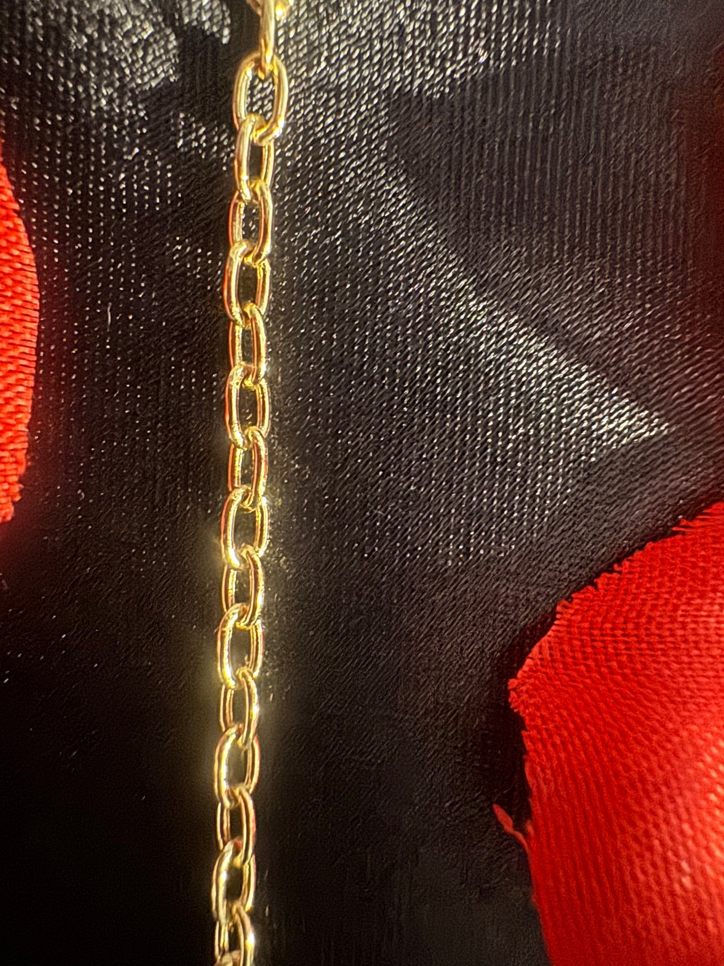 Catalina 14 K solid gold permanent chain (measured per inch)